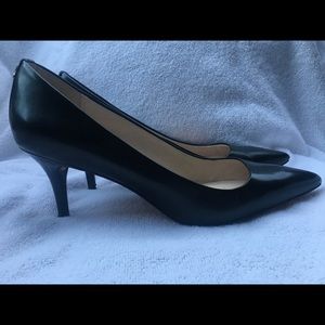 Coach kitten heel black pointy toe heels sz 7